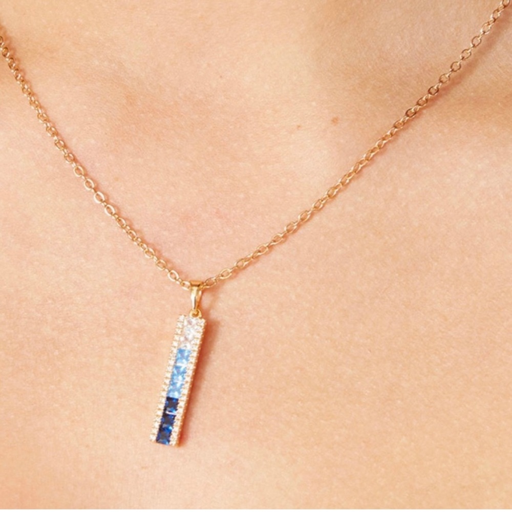 VINCE CAMUTO Blue Ombre CZ Necklace. Gold plated bar with Blue & White NWT